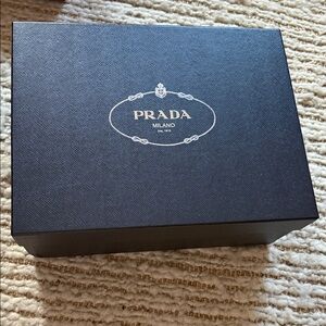 ❤️NEW Prada large navy box